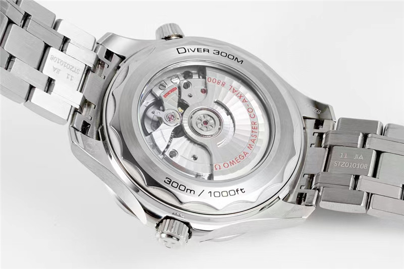 ZF工厂OMEGA8800一体机芯海马300米表径42MM