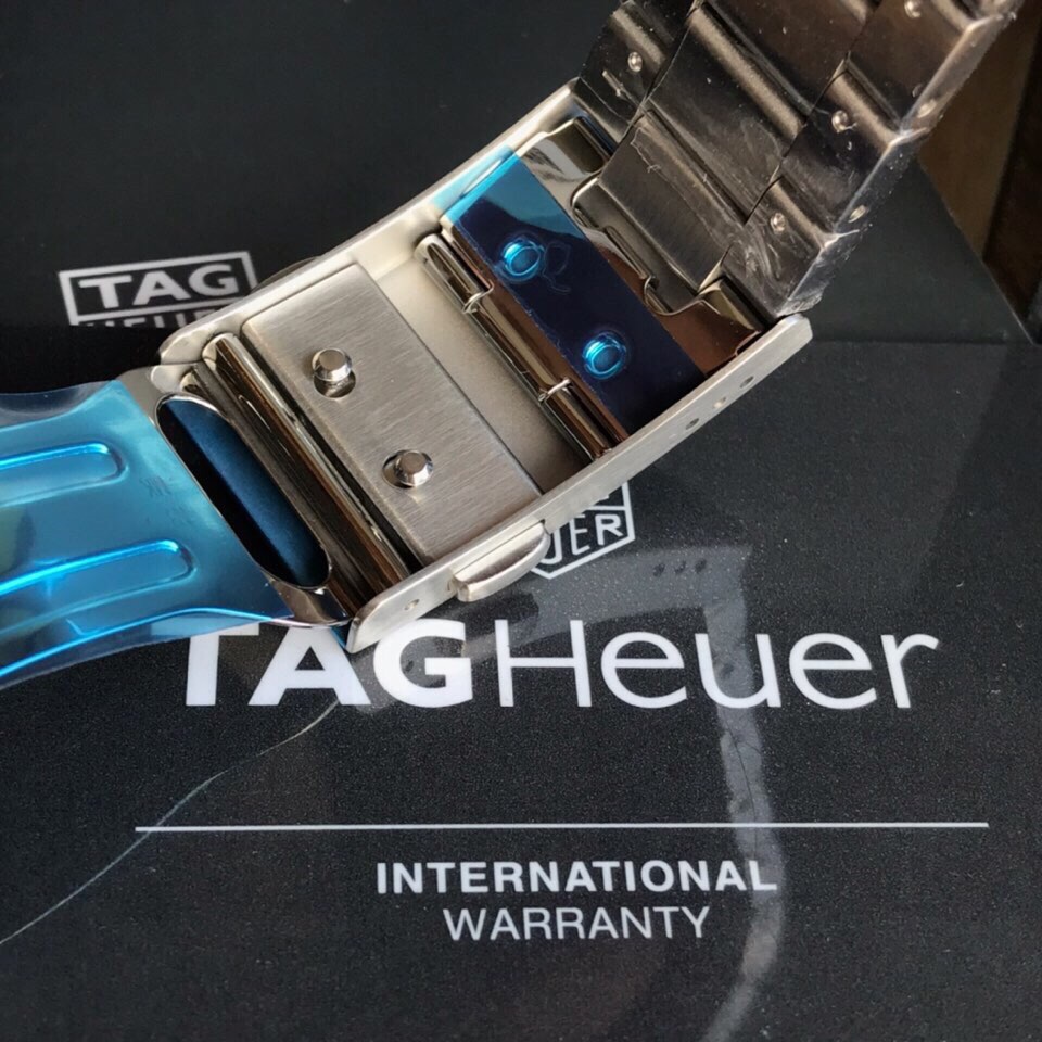 original Tagheuer 泰格豪雅F1系列，F1红牛队限量版
