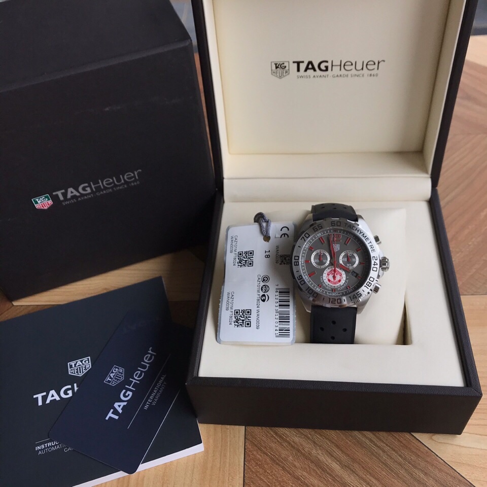 Tagheuer 泰格豪雅F1系列，曼彻斯特联队特别版帅气石英男士腕表