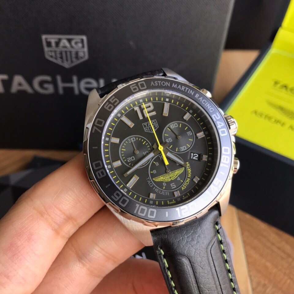 新款高颜值，已上线！Tagheuer 泰格豪雅F1系列阿斯顿马丁特别版石英男士腕表 原单货！