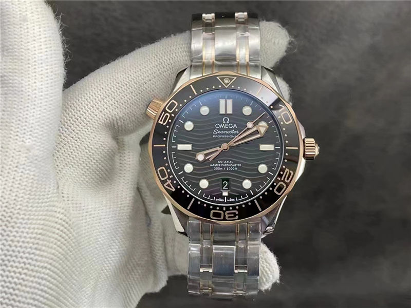 VS海马300间玫瑰金黑面42mm8800机芯