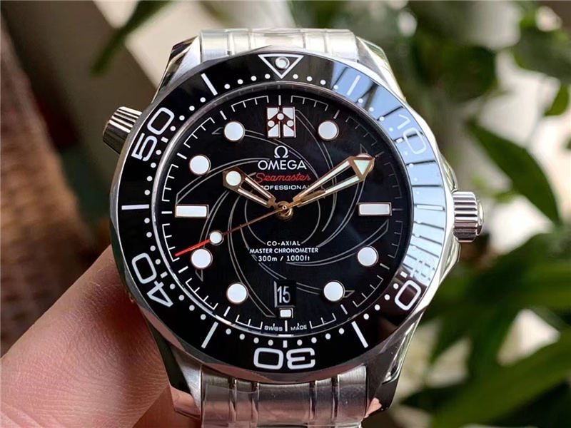 VS海马007女王密使黑面42mm